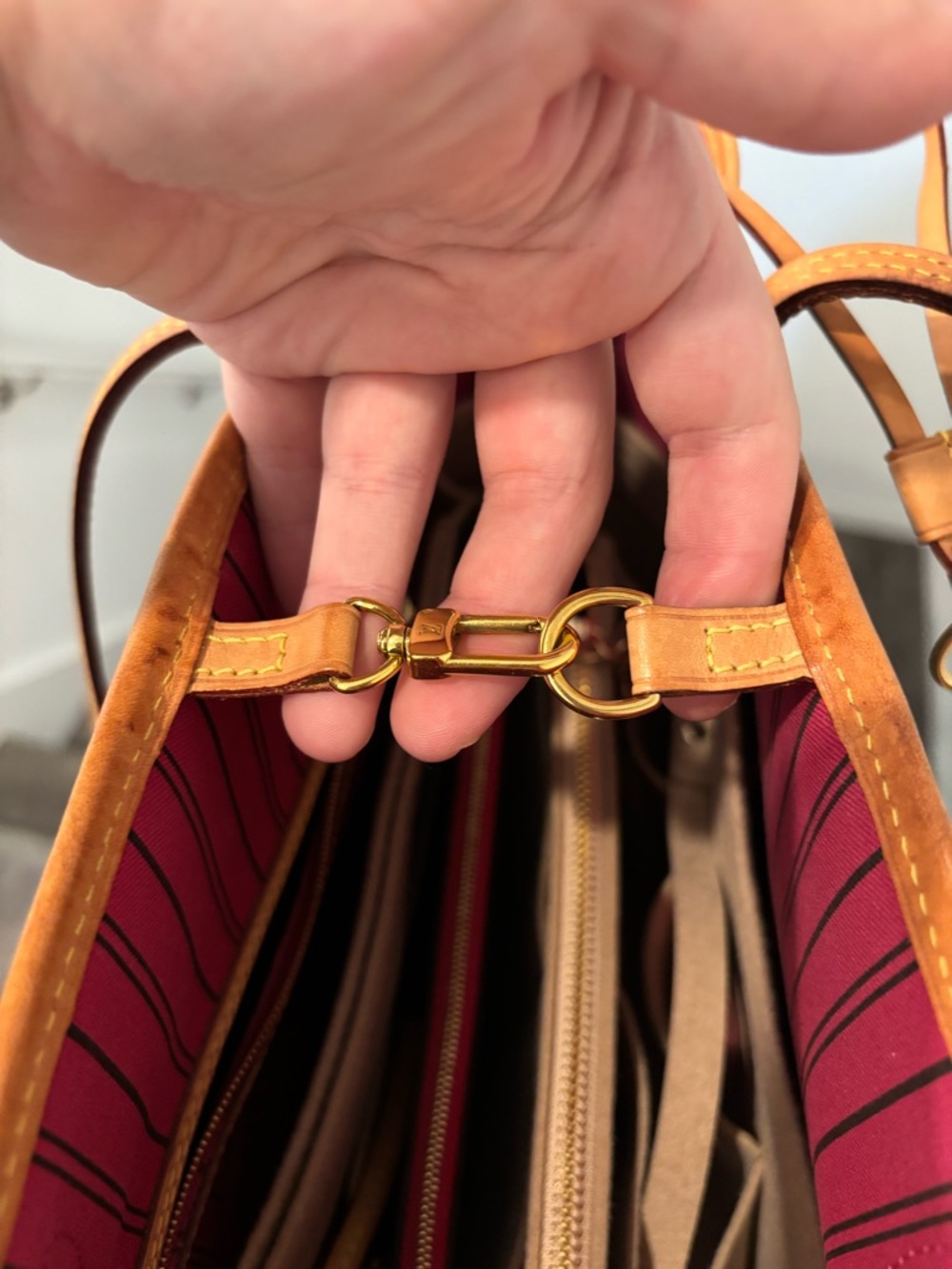 Louis Vuitton Monogram Neverfull MM Tote in Brown and Tan Fall 2021 - Picture 11 of 16